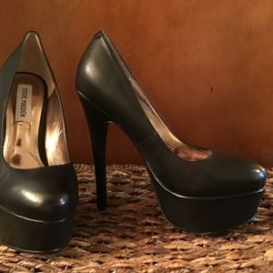 Steve Madden Black Platform Pumps - Size 8 - Brand New